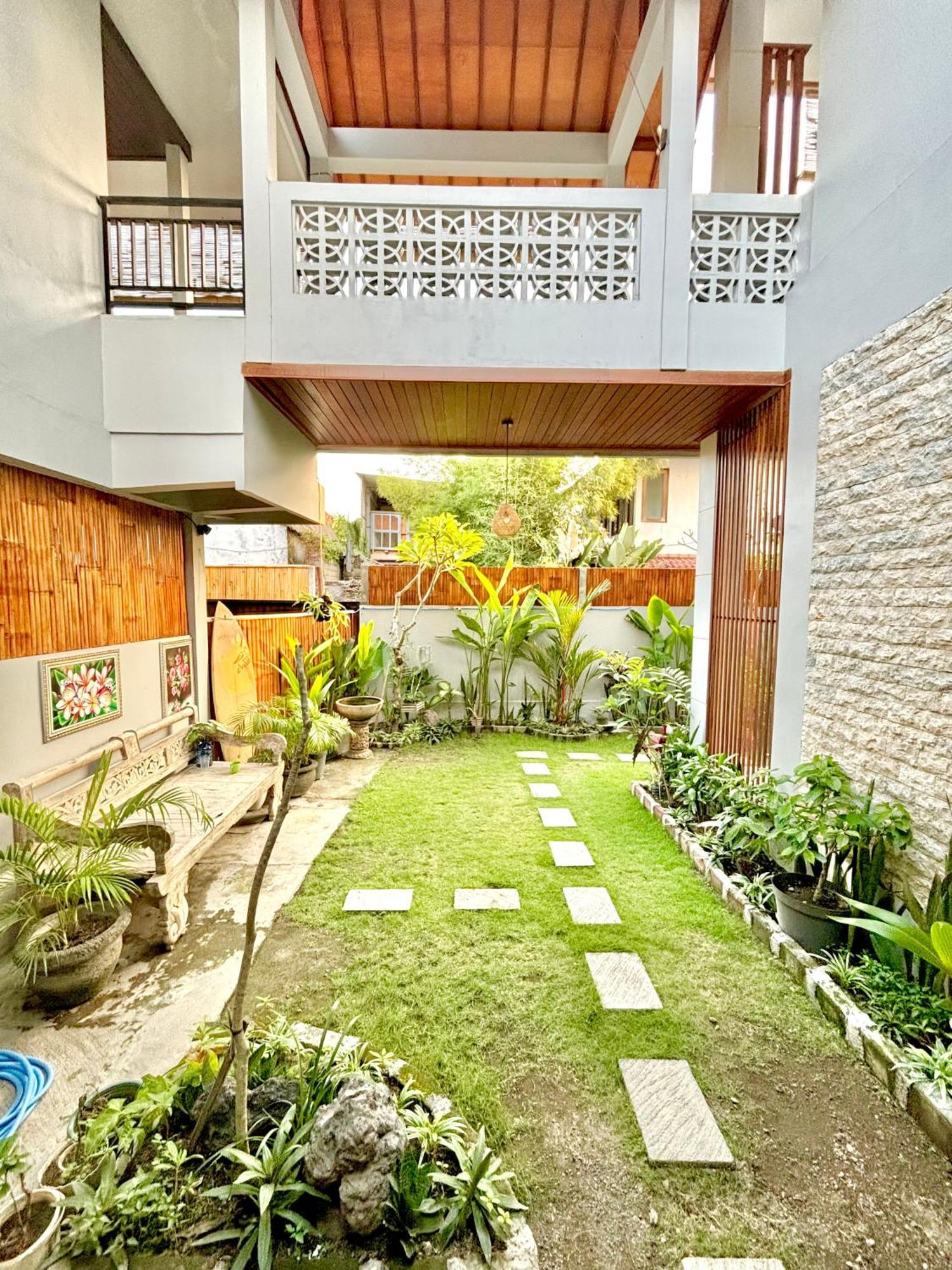 The Lima Home Stay In Canggu ภายนอก รูปภาพ