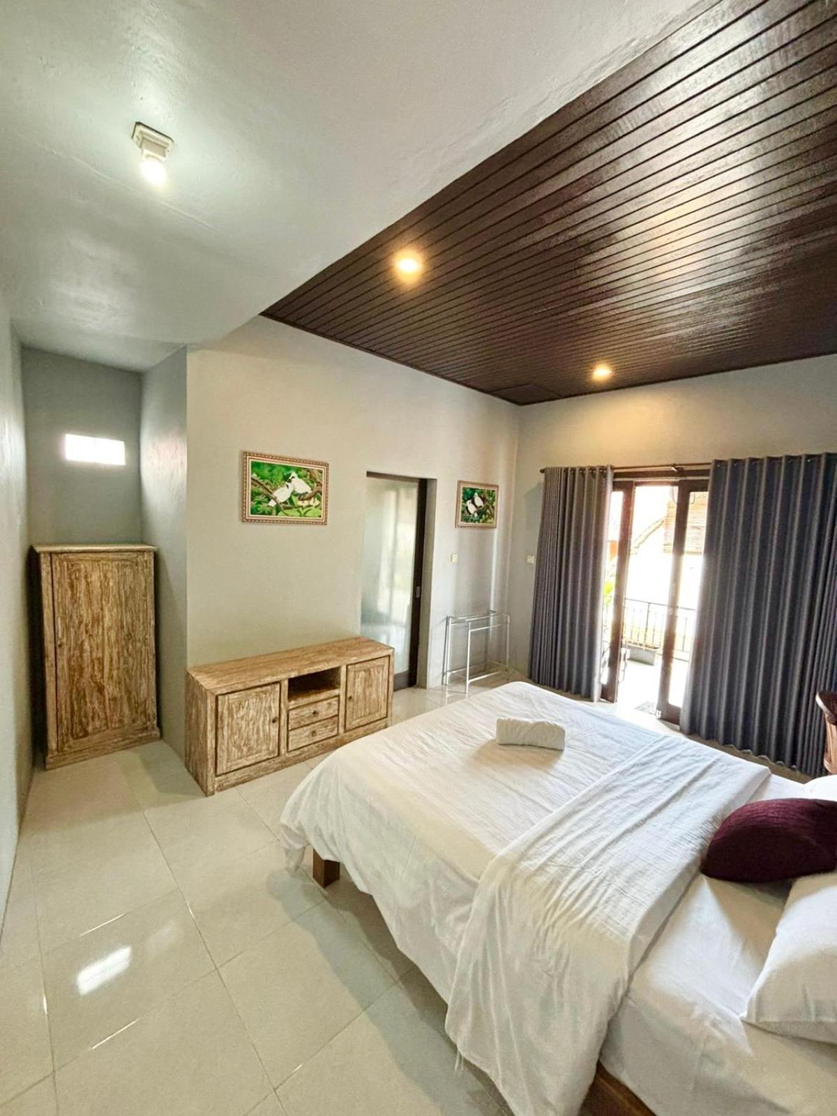 The Lima Home Stay In Canggu ภายนอก รูปภาพ