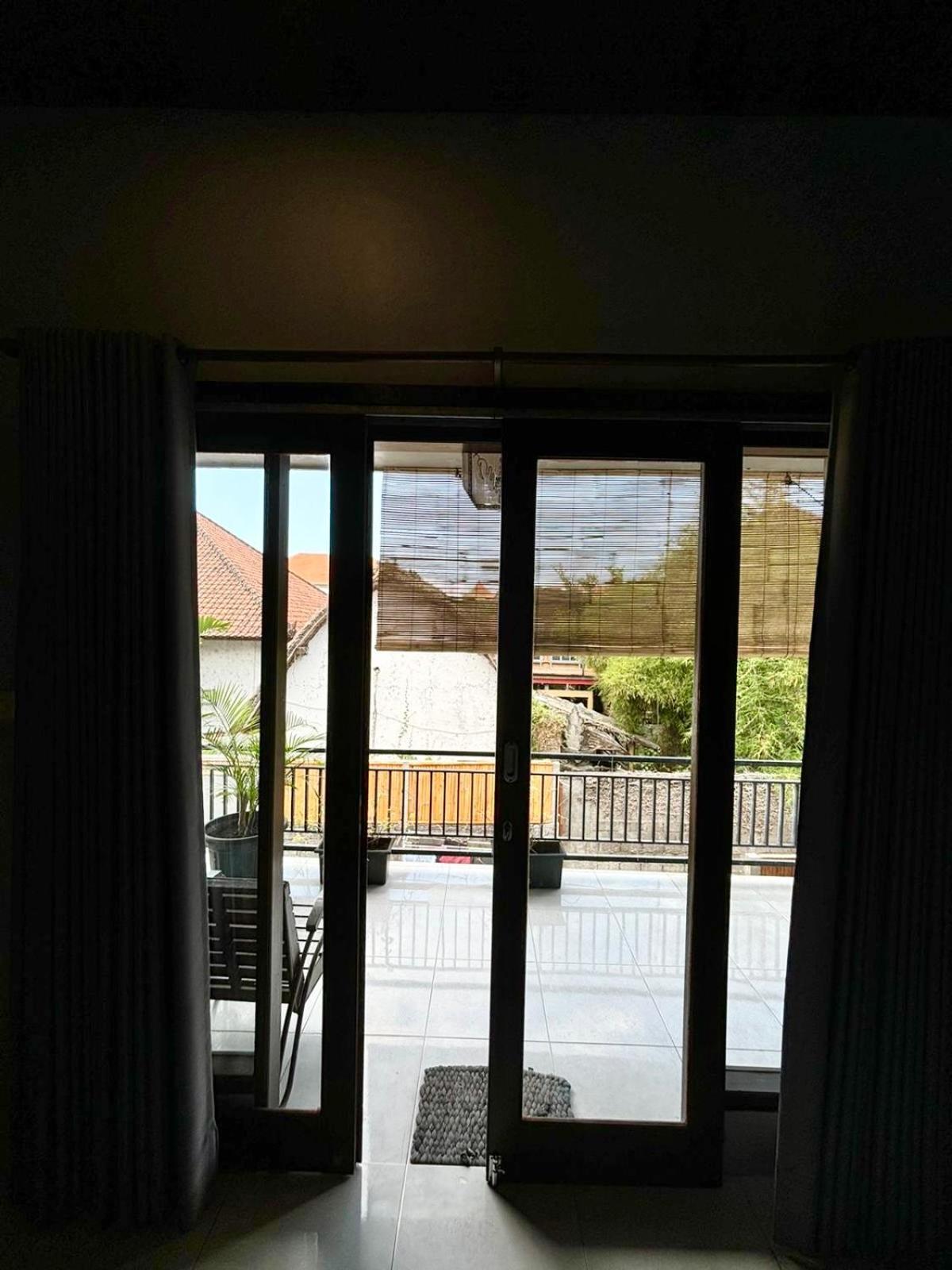 The Lima Home Stay In Canggu ภายนอก รูปภาพ