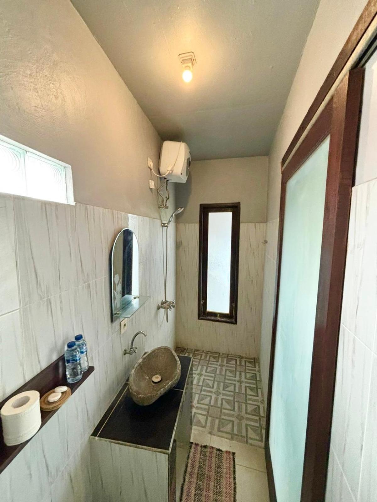 The Lima Home Stay In Canggu ภายนอก รูปภาพ