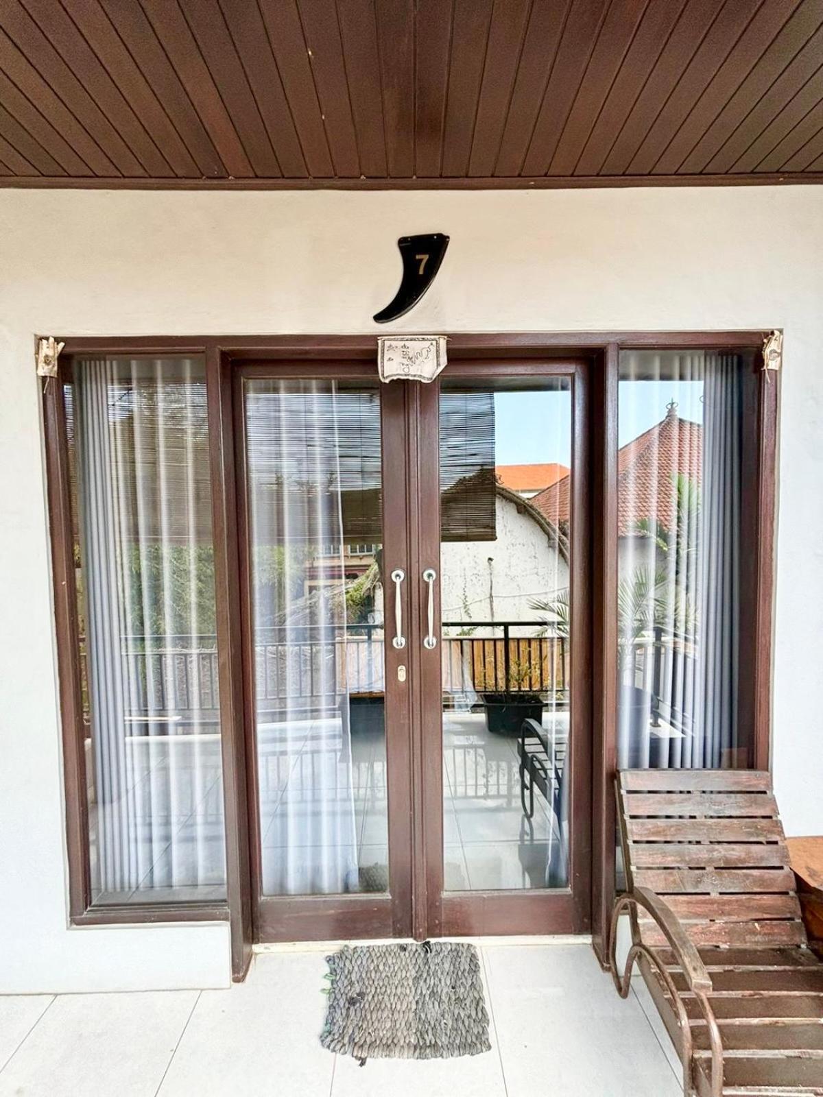 The Lima Home Stay In Canggu ภายนอก รูปภาพ
